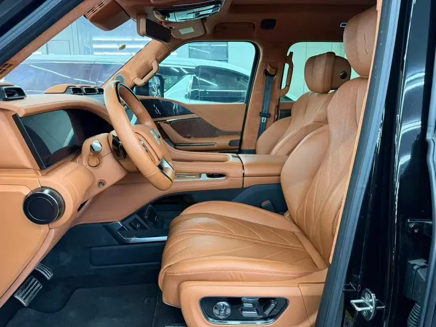 2023 YangWang U8 2.0T 272HP L4 REEV 49.05KWH,autocango,china used car exporter,china ev exporter,chinese used car exporter,chinese used ev exporter