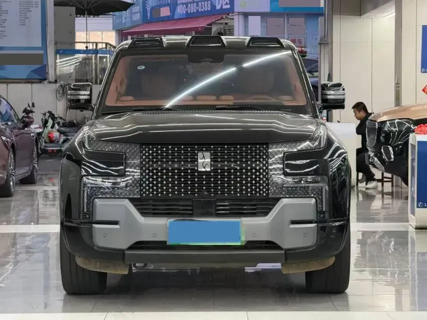 2023 YangWang U8 2.0T 272HP L4 REEV 49.05KWH,autocango,china used car exporter,china ev exporter,chinese used car exporter,chinese used ev exporter