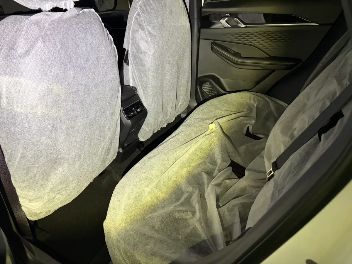 2025 Geely Coolray 1.5T 181HP L4 7DCT,autocango,china used car exporter,china ev exporter,chinese used car exporter,chinese used ev exporter