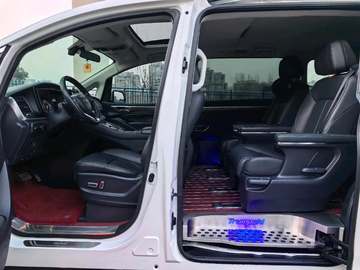 2021 GAC Trumpchi M8 2.0T 252HP L4 8AT,autocango,china used car exporter,china ev exporter,chinese used car exporter,chinese used ev exporter