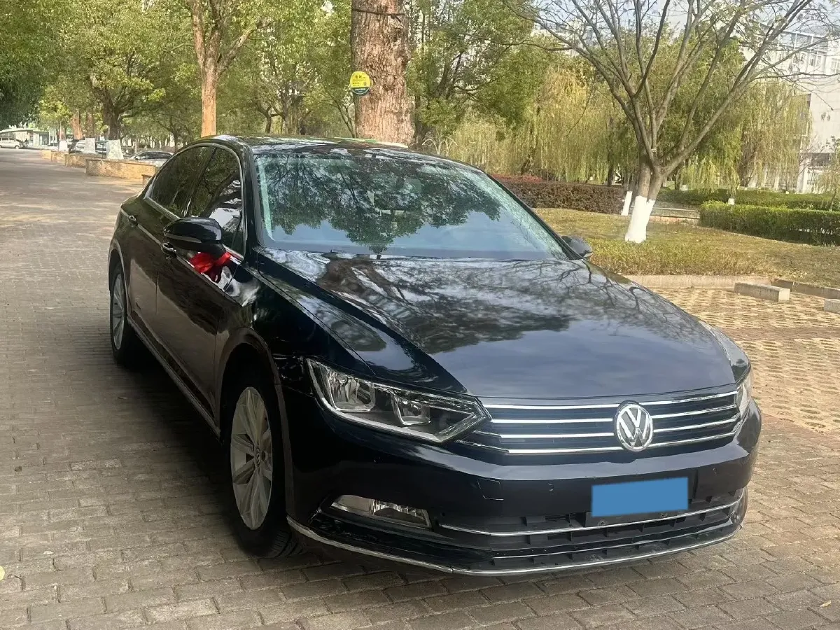 2018 Volkswagen Magotan 1.8T 180HP L4 7DCT,autocango,china used car exporter,china ev exporter,chinese used car exporter,chinese used ev exporter