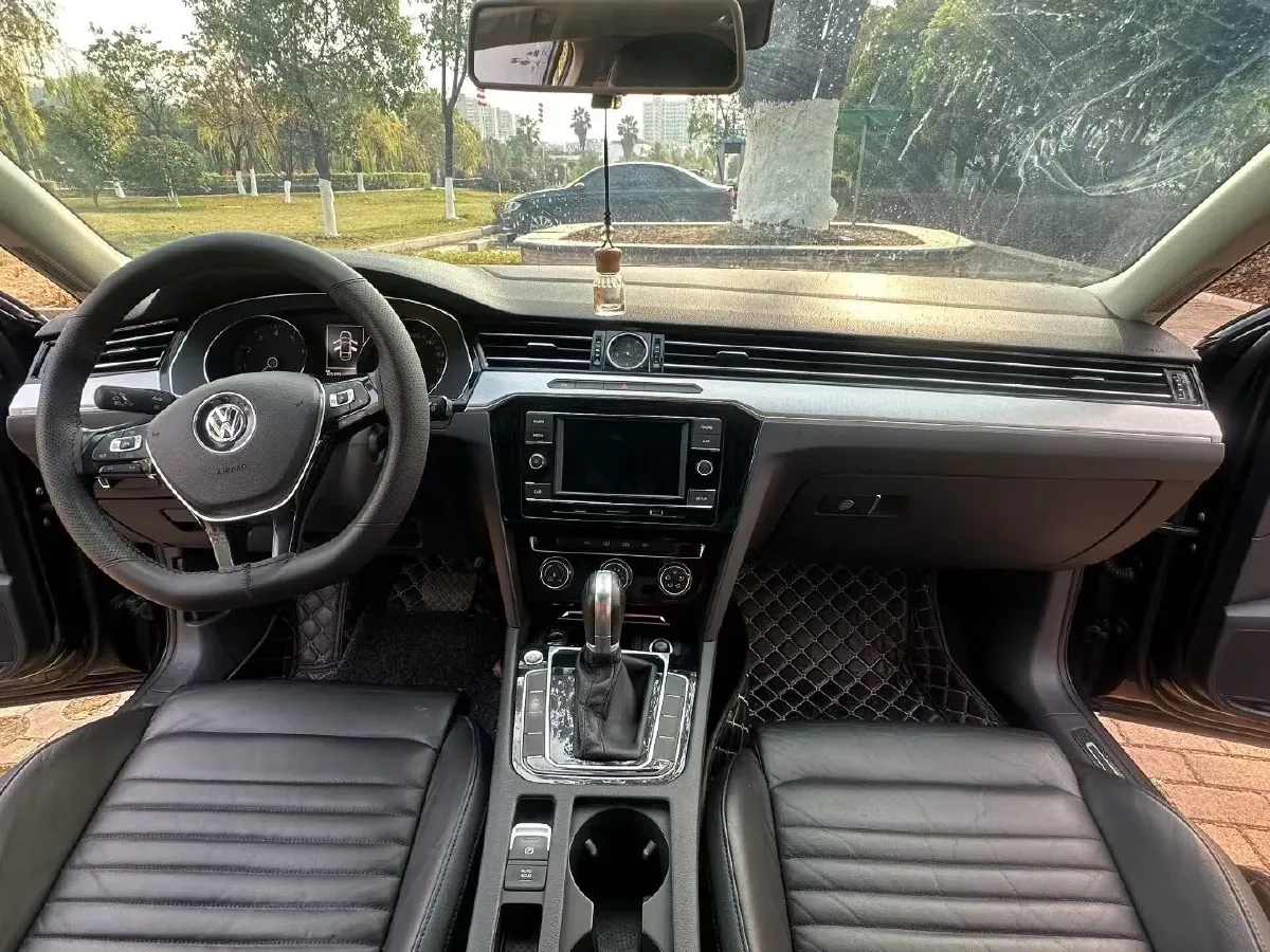 2018 Volkswagen Magotan 1.8T 180HP L4 7DCT,autocango,china used car exporter,china ev exporter,chinese used car exporter,chinese used ev exporter