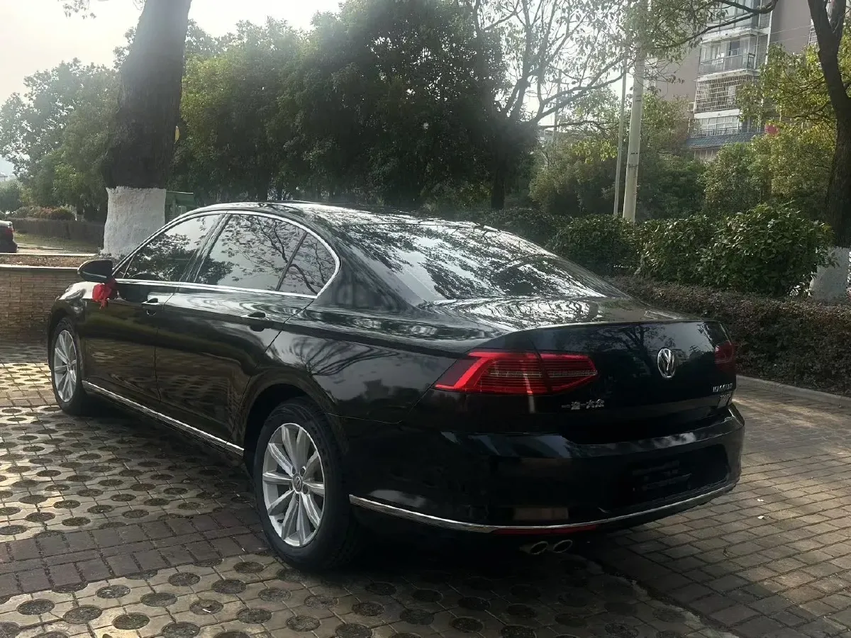 2018 Volkswagen Magotan 1.8T 180HP L4 7DCT,autocango,china used car exporter,china ev exporter,chinese used car exporter,chinese used ev exporter