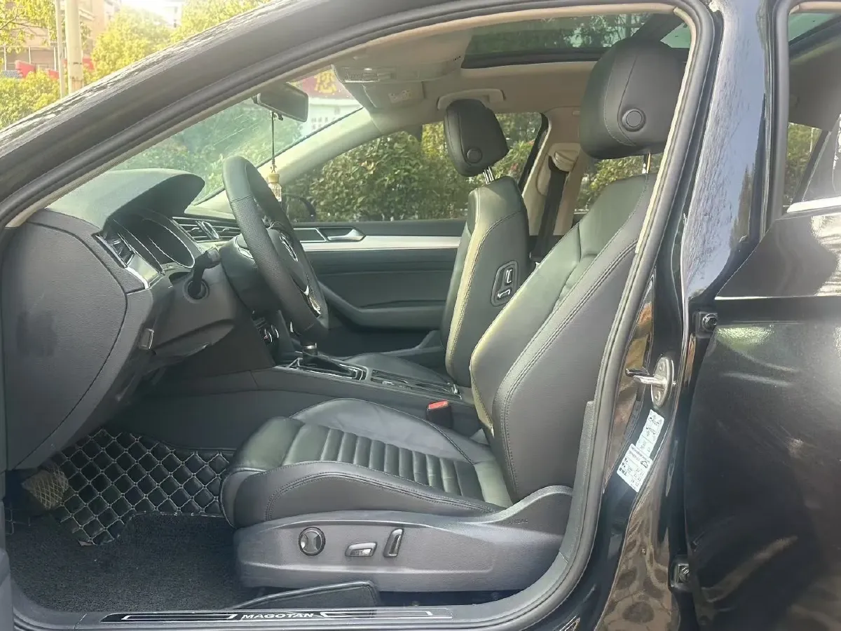 2018 Volkswagen Magotan 1.8T 180HP L4 7DCT,autocango,china used car exporter,china ev exporter,chinese used car exporter,chinese used ev exporter