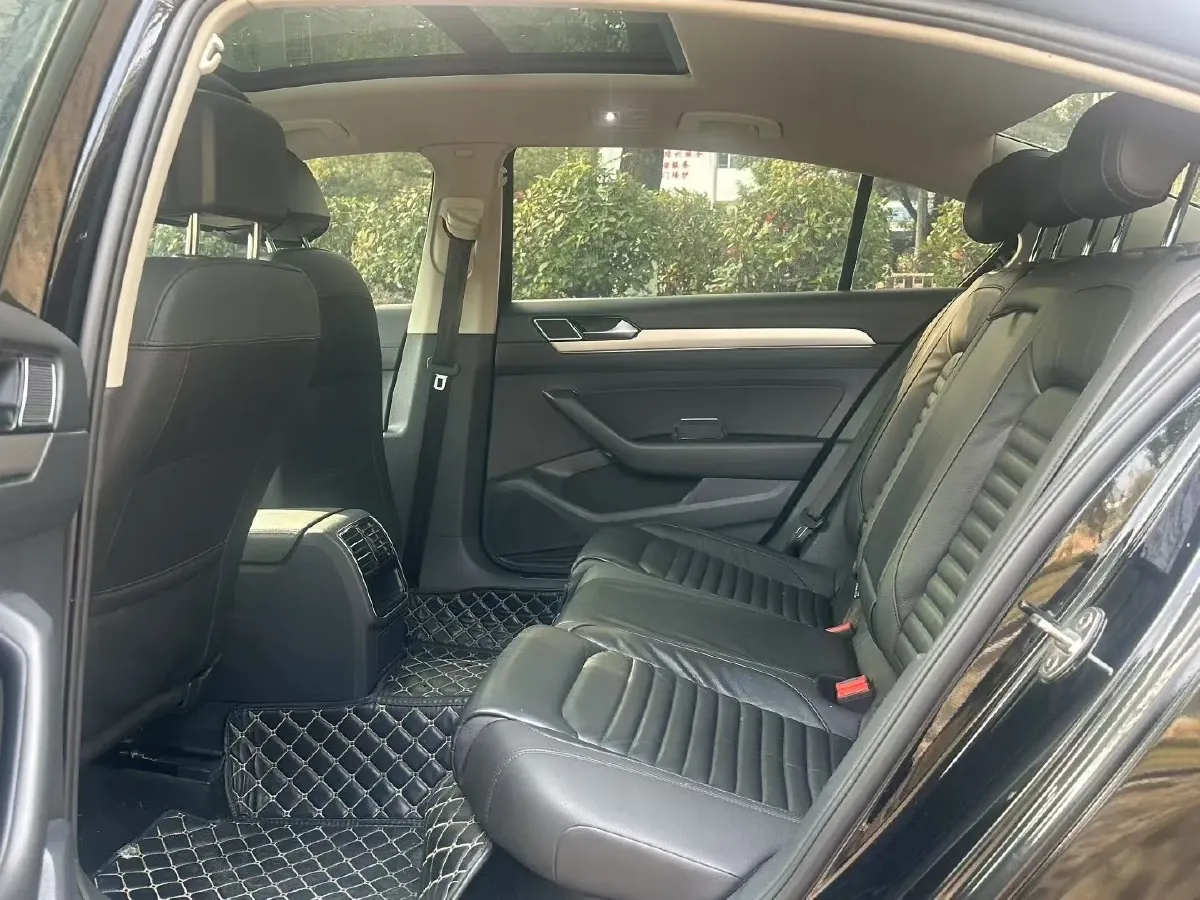 2018 Volkswagen Magotan 1.8T 180HP L4 7DCT,autocango,china used car exporter,china ev exporter,chinese used car exporter,chinese used ev exporter