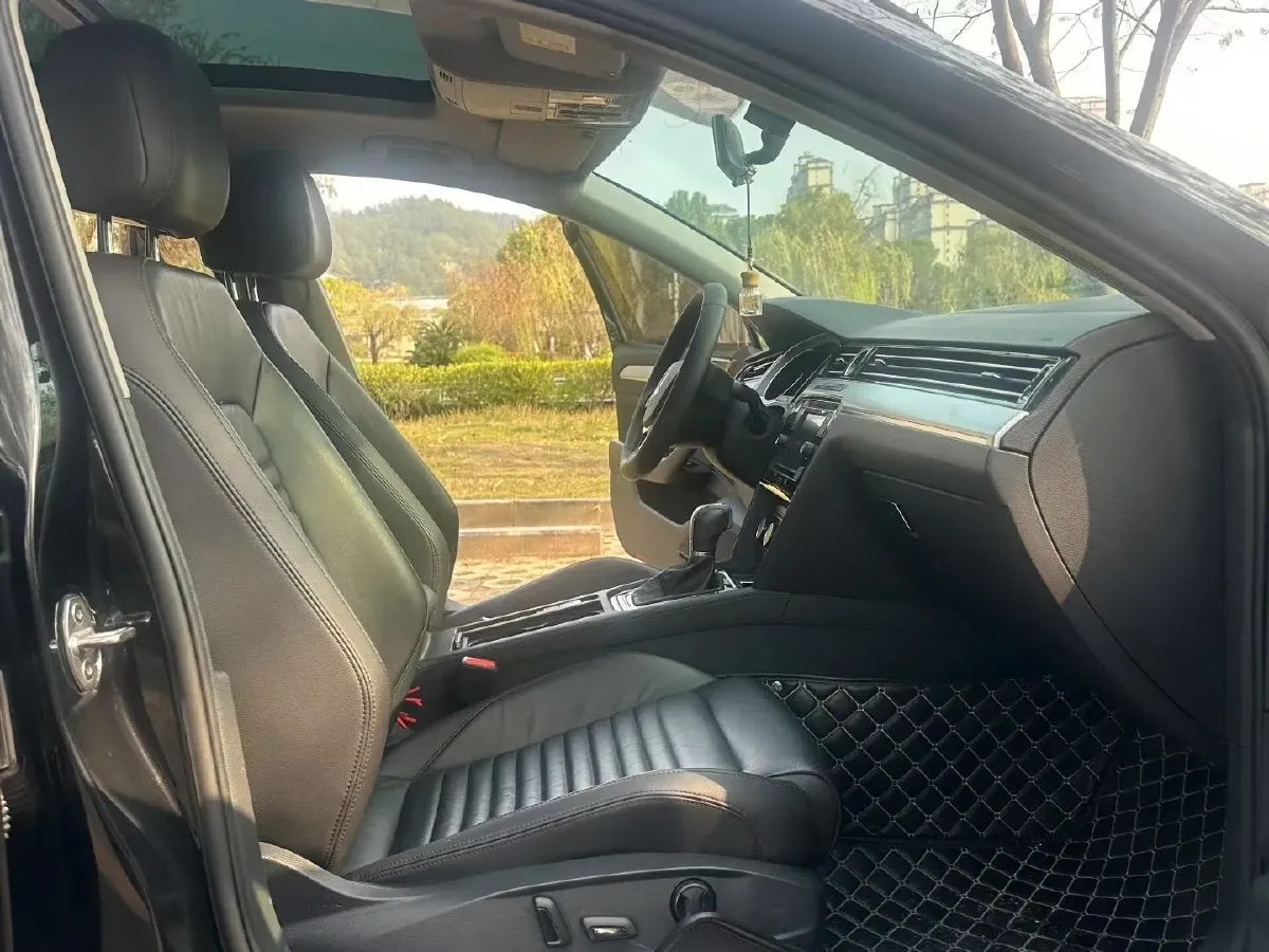 2018 Volkswagen Magotan 1.8T 180HP L4 7DCT,autocango,china used car exporter,china ev exporter,chinese used car exporter,chinese used ev exporter