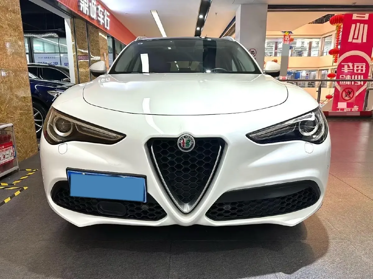 2017 Jaguar XE 2.0T 240HP L4 8AT,autocango,china used car exporter,china ev exporter,chinese used car exporter,chinese used ev exporter