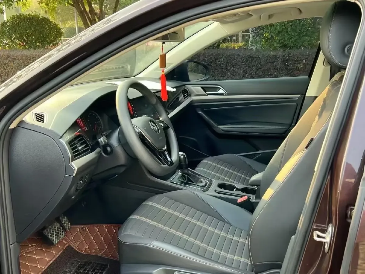 2018 Skoda Karoq 1.4T 150HP L4 7DCT,autocango,china used car exporter,china ev exporter,chinese used car exporter,chinese used ev exporter