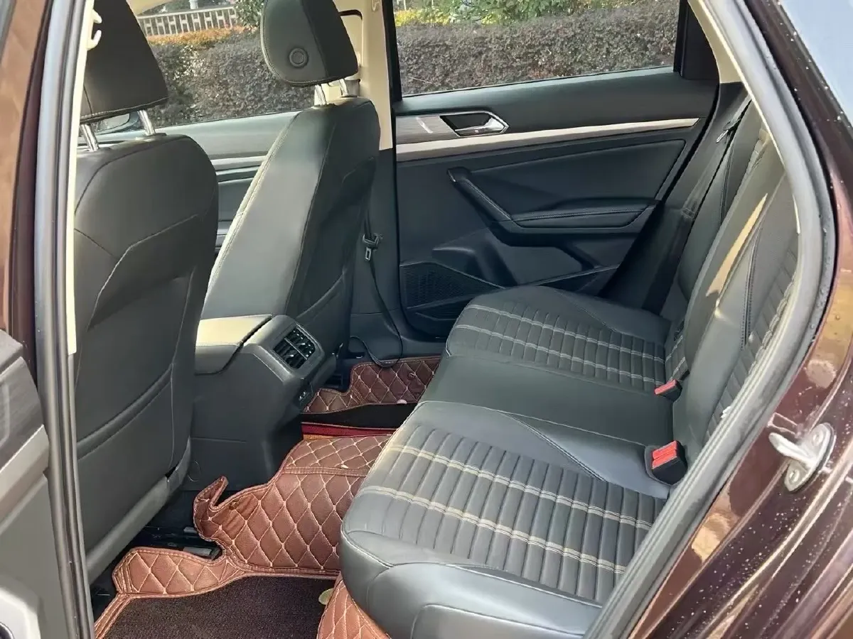 2018 Skoda Karoq 1.4T 150HP L4 7DCT,autocango,china used car exporter,china ev exporter,chinese used car exporter,chinese used ev exporter