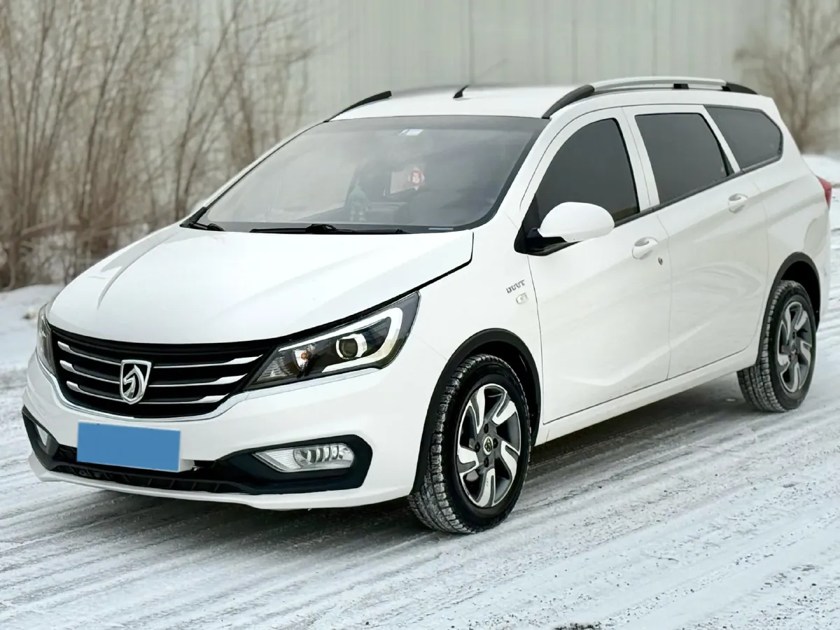 2017 BaoJun 310W 1.5L 112HP L4 6MT,autocango,china used car exporter,china ev exporter,chinese used car exporter,chinese used ev exporter