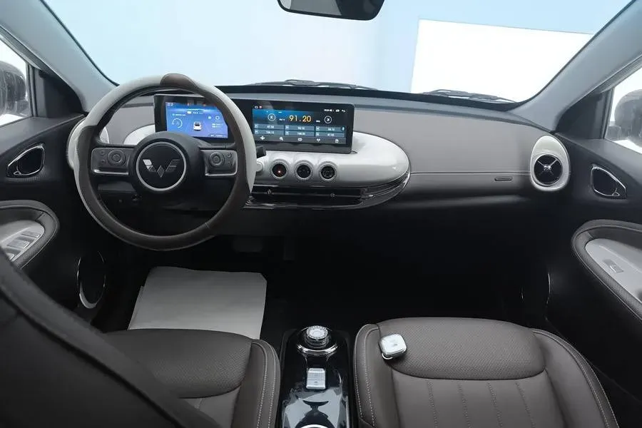 2024 WuLing BinGuo BEV 31.9KWH,autocango,china used car exporter,china ev exporter,chinese used car exporter,chinese used ev exporter