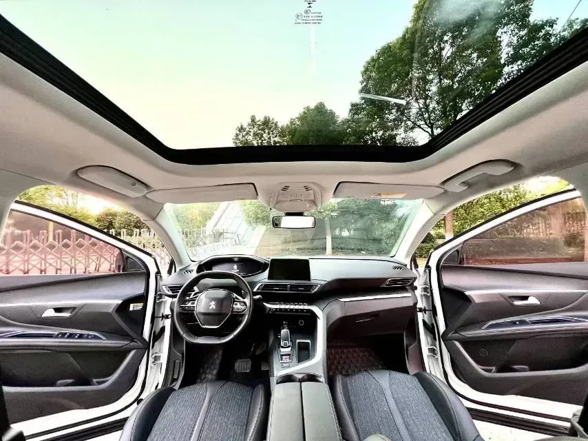 2017 Peugeot 5008 1.8T 204HP L4 6AT,autocango,china used car exporter,china ev exporter,chinese used car exporter,chinese used ev exporter