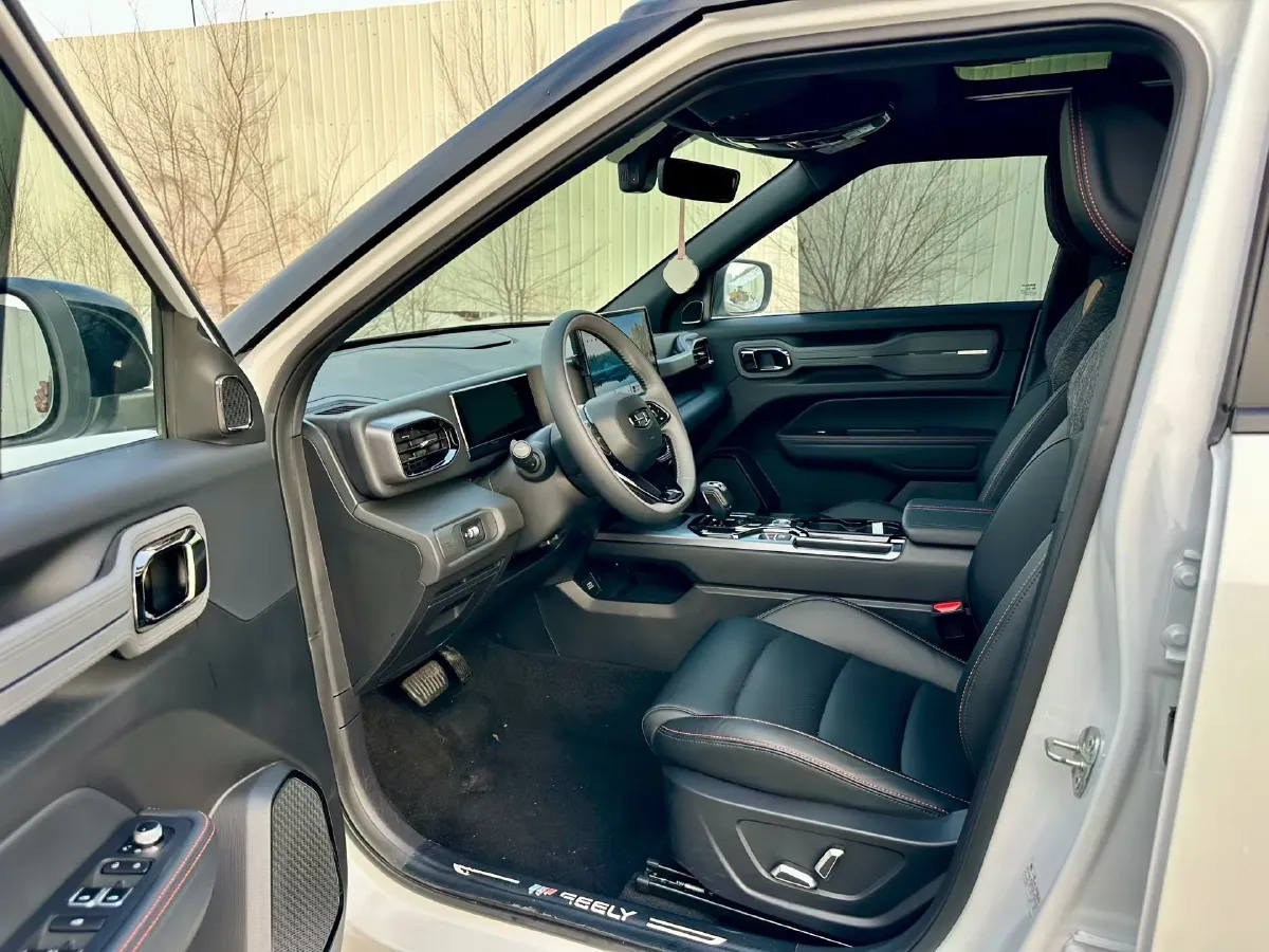 2025 Geely Cowboy 1.5T 181HP L4 7DCT,autocango,china used car exporter,china ev exporter,chinese used car exporter,chinese used ev exporter