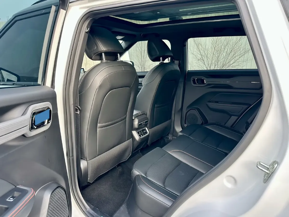 2025 Geely Cowboy 1.5T 181HP L4 7DCT,autocango,china used car exporter,china ev exporter,chinese used car exporter,chinese used ev exporter