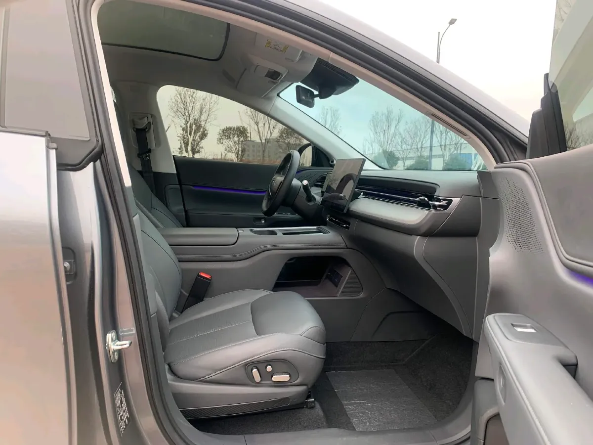 2025 Xpeng G6 BEV 68.5KWH,autocango,china used car exporter,china ev exporter,chinese used car exporter,chinese used ev exporter