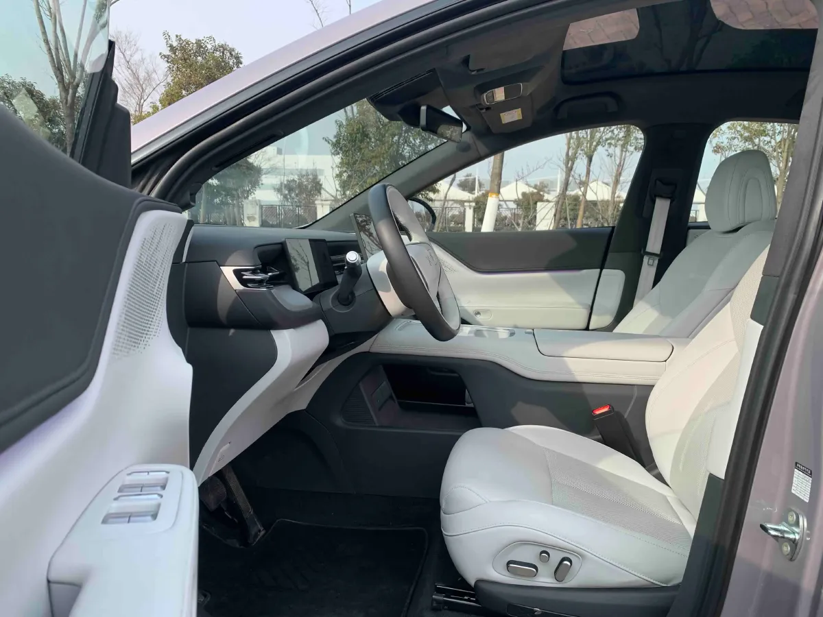 2025 Xpeng G6 BEV 68.5KWH,autocango,china used car exporter,china ev exporter,chinese used car exporter,chinese used ev exporter