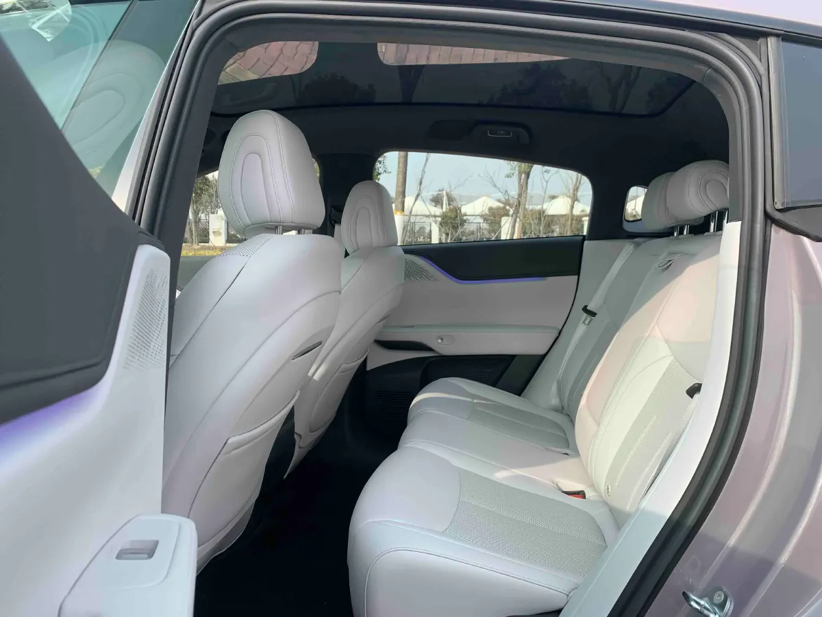 2025 Xpeng G6 BEV 68.5KWH,autocango,china used car exporter,china ev exporter,chinese used car exporter,chinese used ev exporter