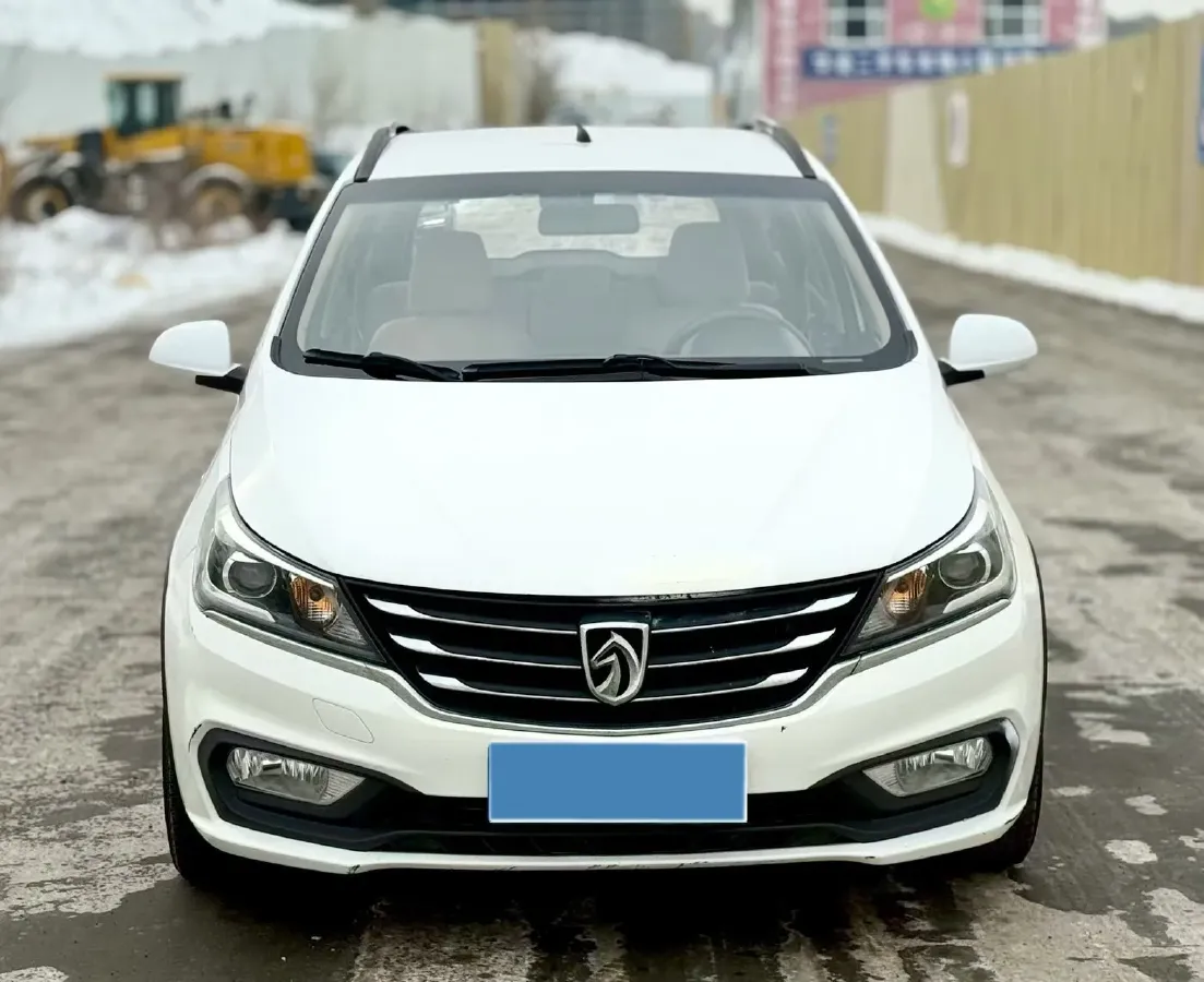 2017 BaoJun 310W 1.5L 112HP L4 6MT,autocango,china used car exporter,china ev exporter,chinese used car exporter,chinese used ev exporter