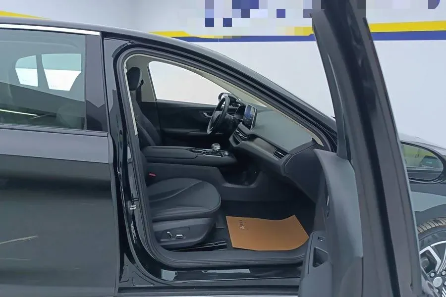 2023 HongQi E-QM5 BEV 54KWH,autocango,china used car exporter,china ev exporter,chinese used car exporter,chinese used ev exporter