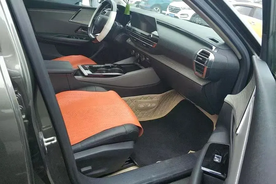 2022 Citroen C5 X 1.6T 175HP L4 8AT,autocango,china used car exporter,china ev exporter,chinese used car exporter,chinese used ev exporter