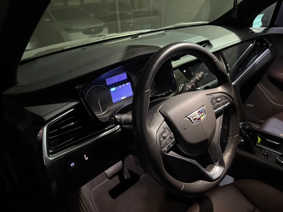 2022 Cadillac XT6 2.0T 237HP L4 9AT,autocango,china used car exporter,china ev exporter,chinese used car exporter,chinese used ev exporter