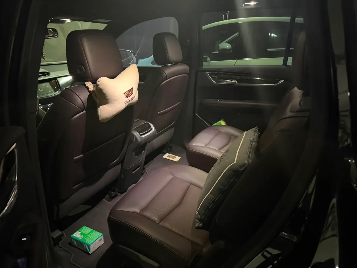 2022 Cadillac XT6 2.0T 237HP L4 9AT,autocango,china used car exporter,china ev exporter,chinese used car exporter,chinese used ev exporter