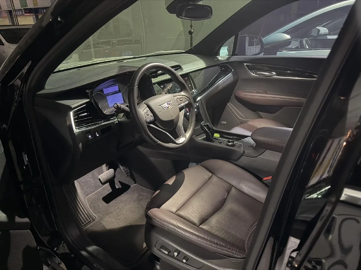 2022 Cadillac XT6 2.0T 237HP L4 9AT,autocango,china used car exporter,china ev exporter,chinese used car exporter,chinese used ev exporter