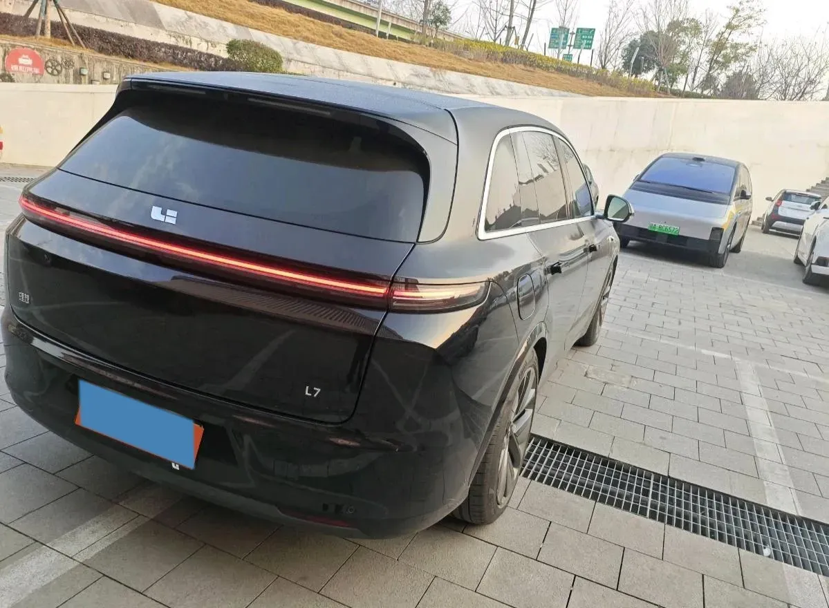 2023 Li L7 Range Extended 154HP REEV 40.9KWH,autocango,china used car exporter,china ev exporter,chinese used car exporter,chinese used ev exporter