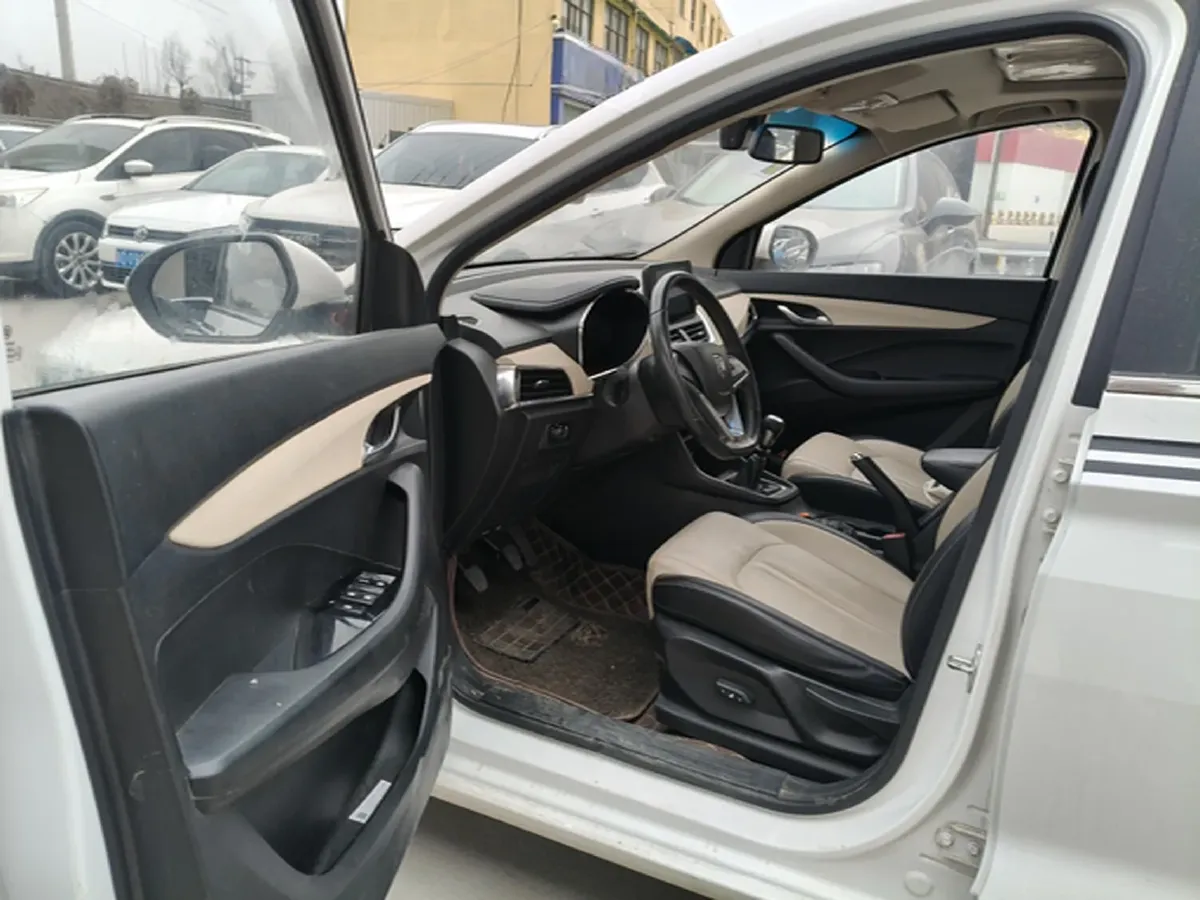 2018 BaoJun 360 1.5L 112HP L4 6MT,autocango,china used car exporter,china ev exporter,chinese used car exporter,chinese used ev exporter