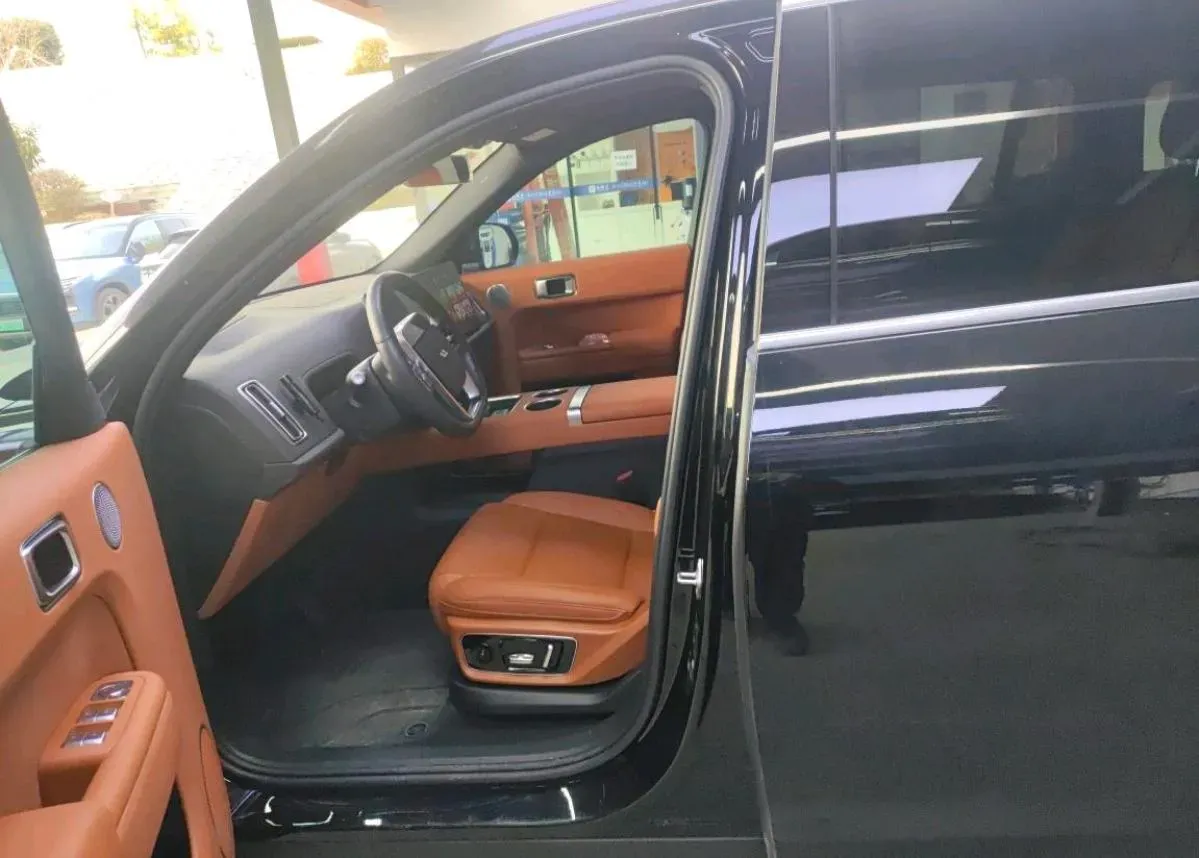 2024 Li L8 Range Extended 154HP REEV 52.3KWH,autocango,china used car exporter,china ev exporter,chinese used car exporter,chinese used ev exporter