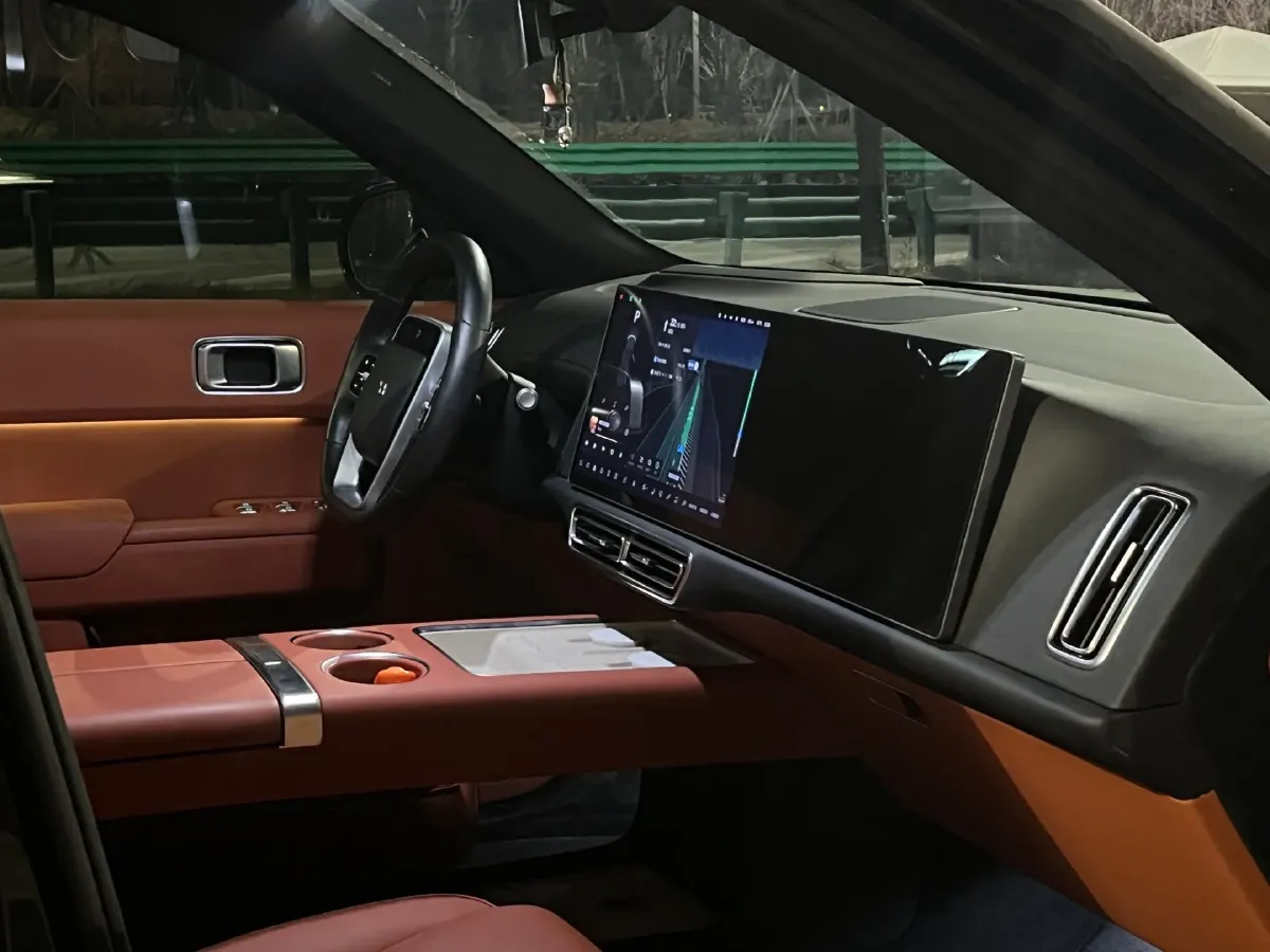 2023 Li L8 Range Extended 154HP REEV 40.9KWH,autocango,china used car exporter,china ev exporter,chinese used car exporter,chinese used ev exporter