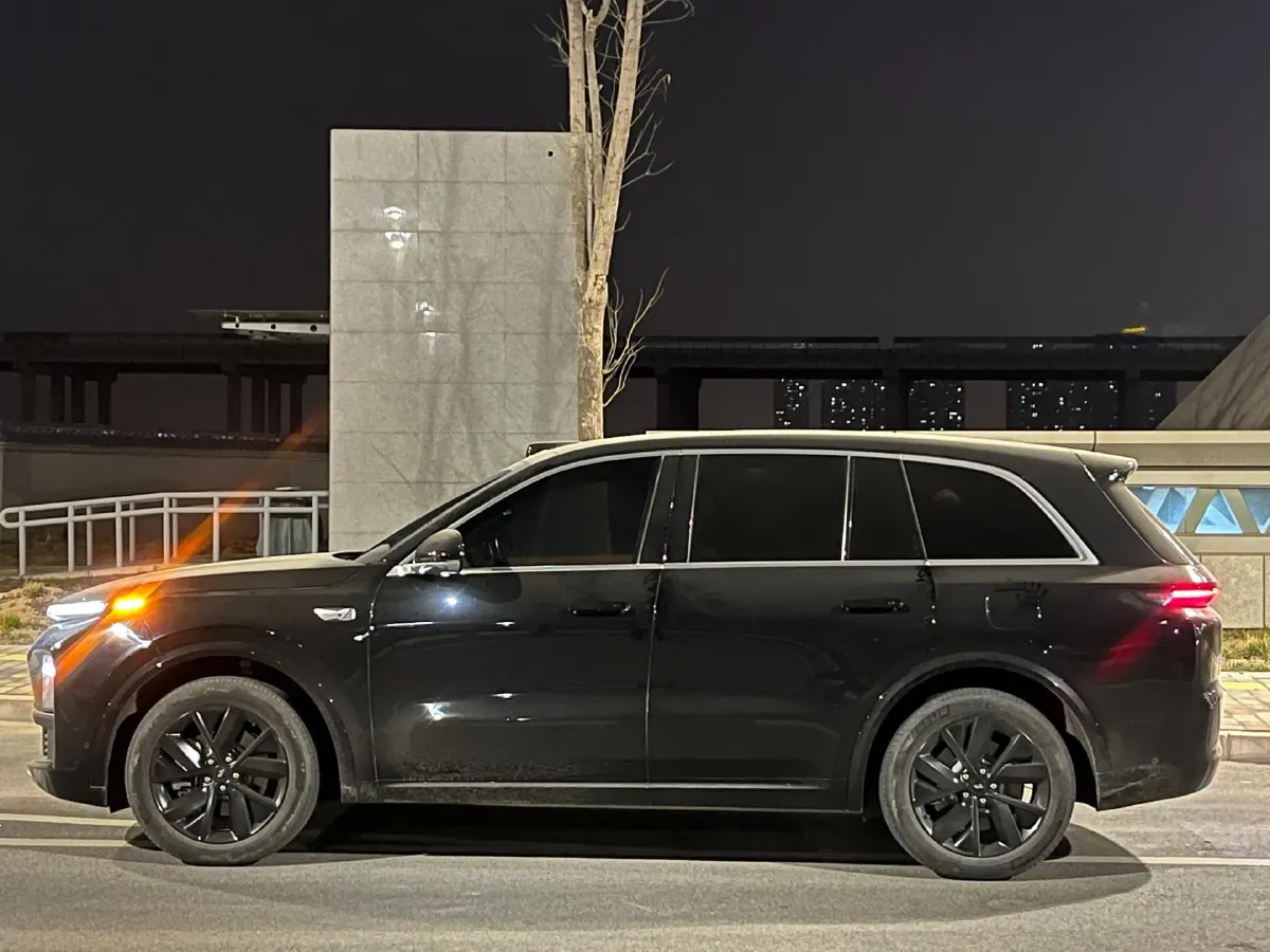 2023 Li L8 Range Extended 154HP REEV 40.9KWH,autocango,china used car exporter,china ev exporter,chinese used car exporter,chinese used ev exporter