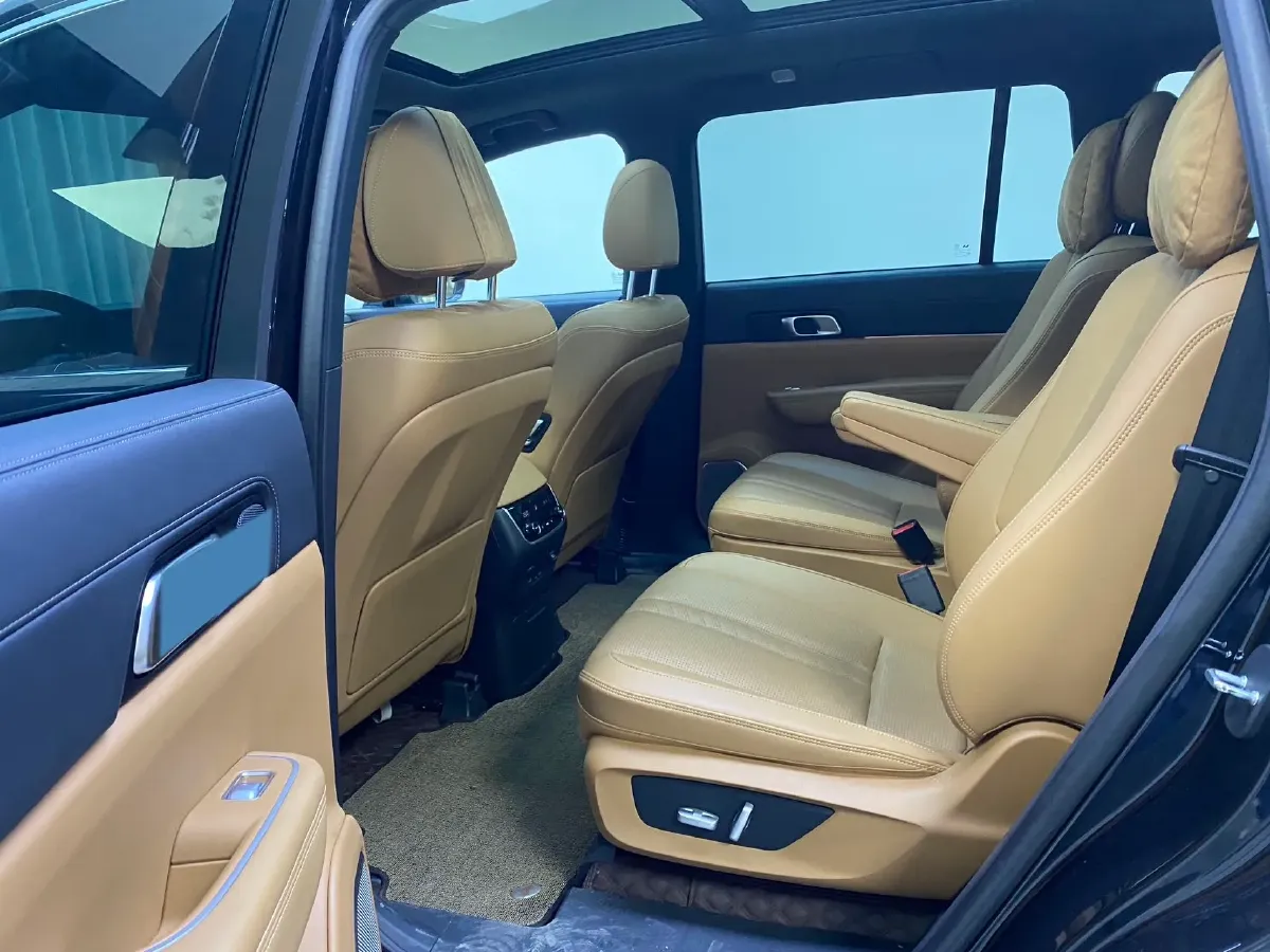 2021 Li ONE Range Extended 131HP REEV 40.5KWH,autocango,china used car exporter,china ev exporter,chinese used car exporter,chinese used ev exporter