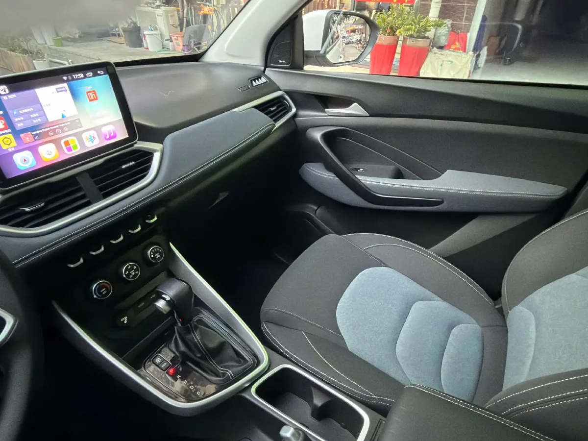 2019 BaoJun 530 1.5T 147HP L4 CVT,autocango,china used car exporter,china ev exporter,chinese used car exporter,chinese used ev exporter