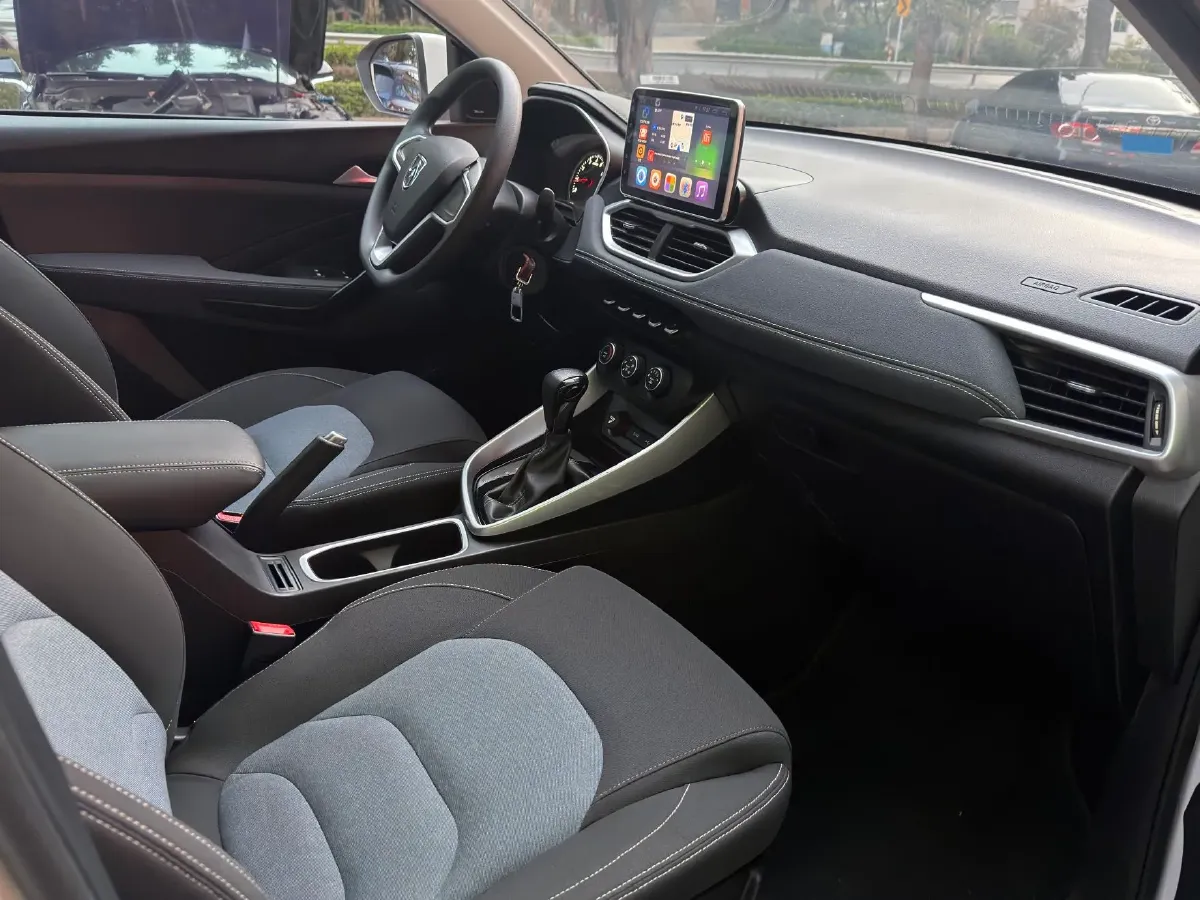 2019 BaoJun 530 1.5T 147HP L4 CVT,autocango,china used car exporter,china ev exporter,chinese used car exporter,chinese used ev exporter