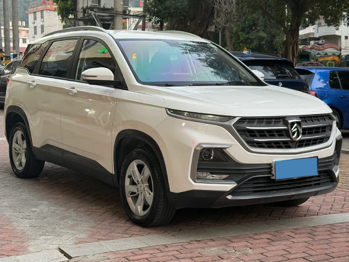 2019 BaoJun 530 1.5T 147HP L4 CVT,autocango,china used car exporter,china ev exporter,chinese used car exporter,chinese used ev exporter