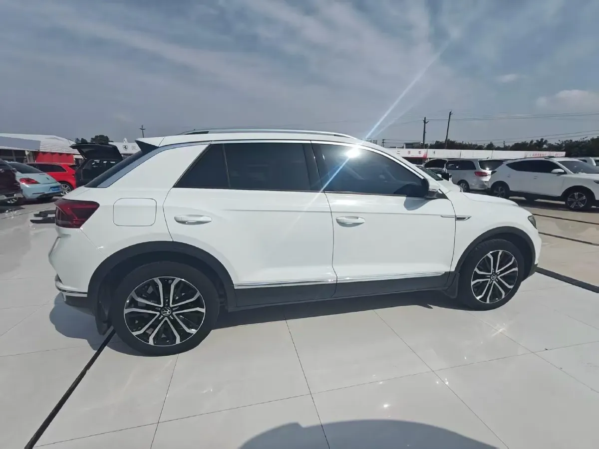 2022 Volkswagen T-Roc 1.4T 150HP L4 7DCT,autocango,china used car exporter,china ev exporter,chinese used car exporter,chinese used ev exporter