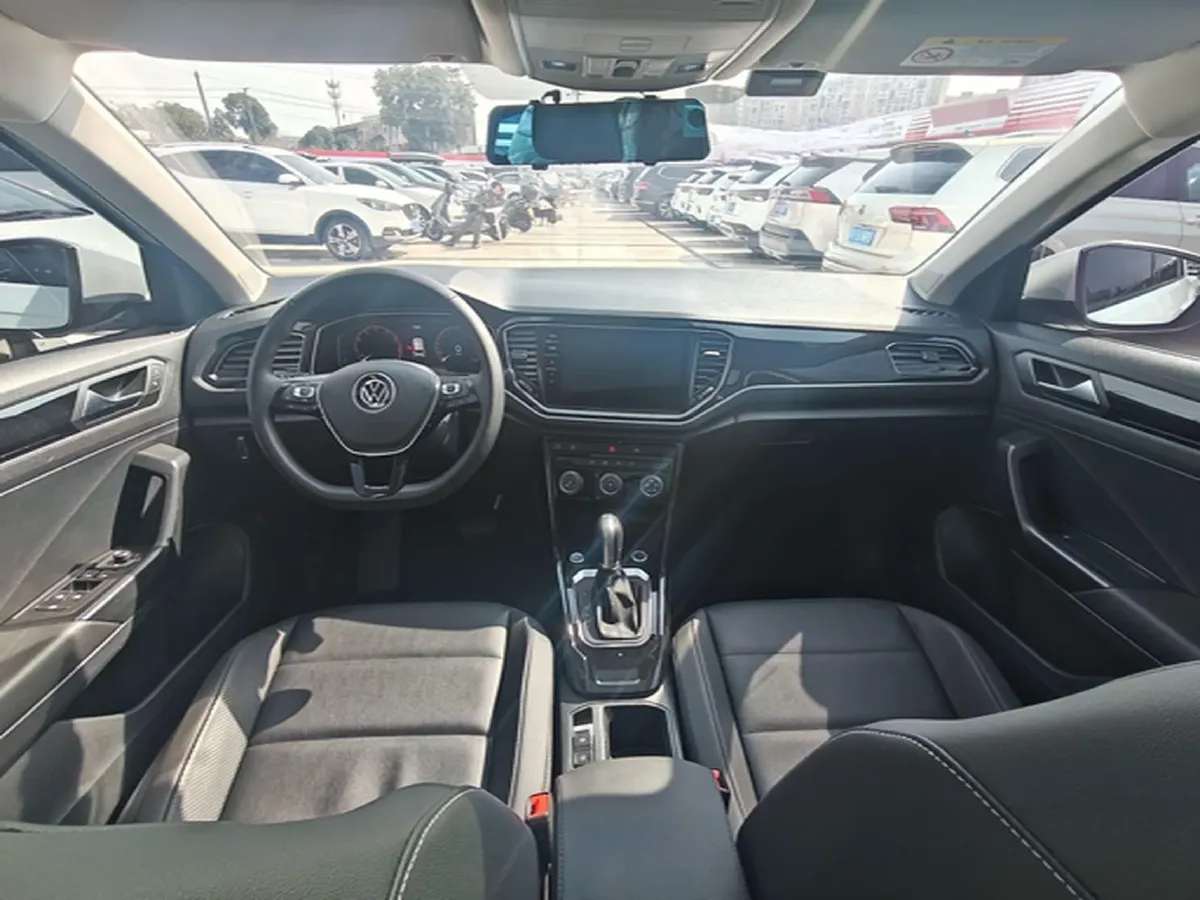 2022 Volkswagen T-Roc 1.4T 150HP L4 7DCT,autocango,china used car exporter,china ev exporter,chinese used car exporter,chinese used ev exporter