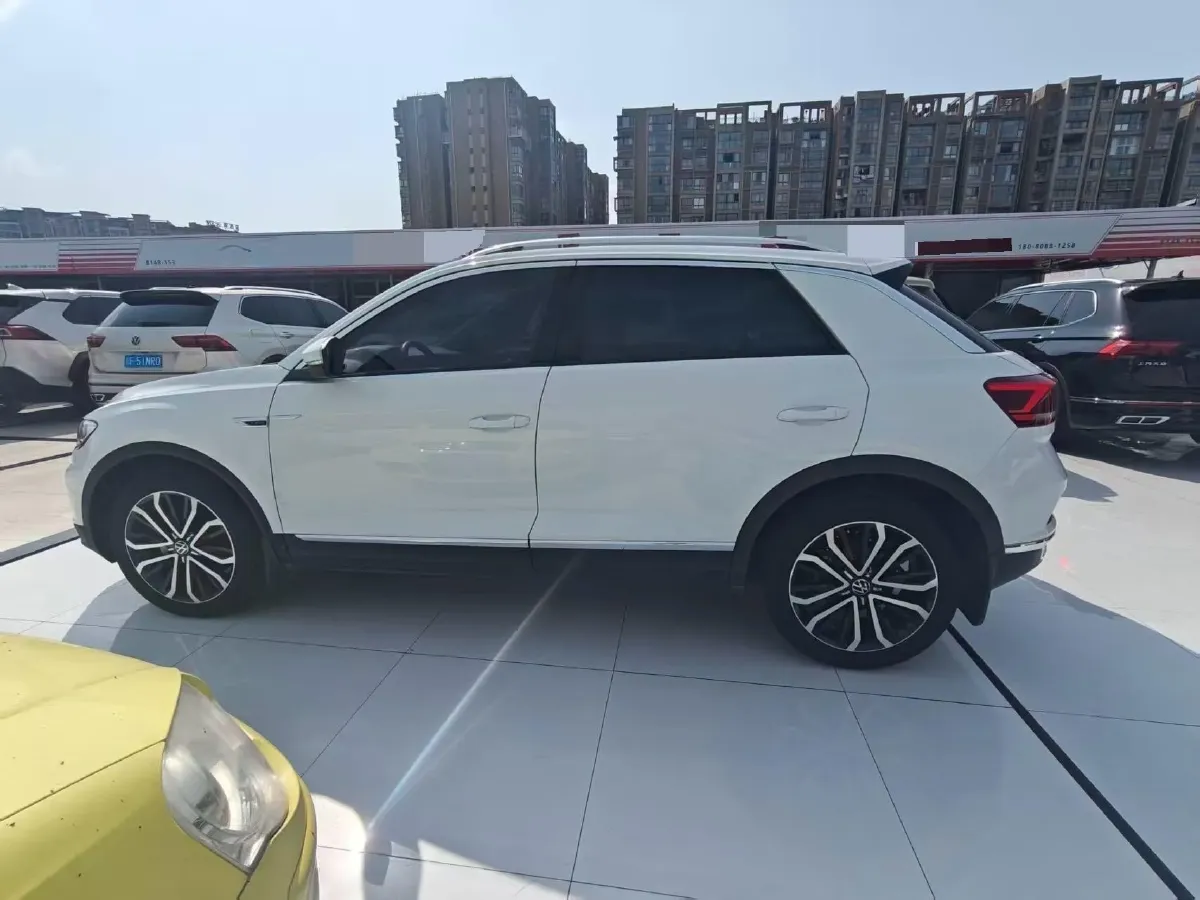 2022 Volkswagen T-Roc 1.4T 150HP L4 7DCT,autocango,china used car exporter,china ev exporter,chinese used car exporter,chinese used ev exporter