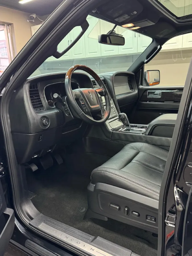 2017 Lincoln Navigator 3.5T 355HP V6 6AT,autocango,china used car exporter,china ev exporter,chinese used car exporter,chinese used ev exporter