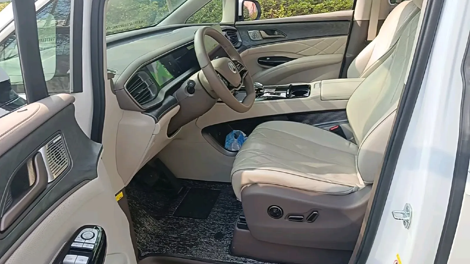 2022 Infiniti QX55 2.0T 245HP L4 CVT,autocango,china used car exporter,china ev exporter,chinese used car exporter,chinese used ev exporter