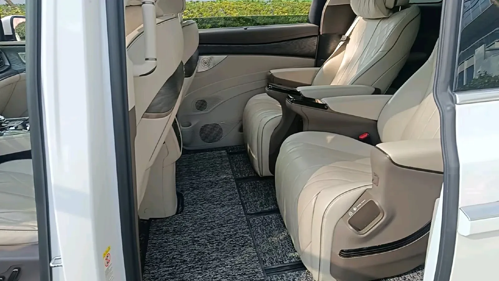 2022 Infiniti QX55 2.0T 245HP L4 CVT,autocango,china used car exporter,china ev exporter,chinese used car exporter,chinese used ev exporter