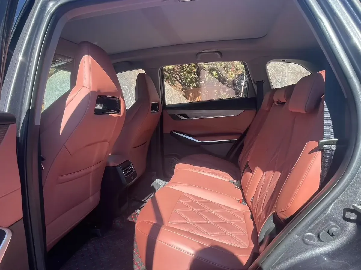 2023 ChangAn CS75 Plus 1.5T 188HP L4 8AT,autocango,china used car exporter,china ev exporter,chinese used car exporter,chinese used ev exporter