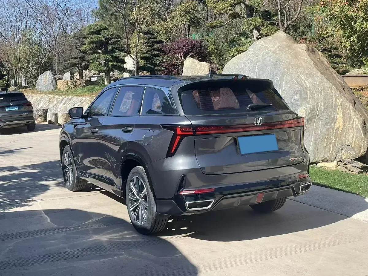 2023 ChangAn CS75 Plus 1.5T 188HP L4 8AT,autocango,china used car exporter,china ev exporter,chinese used car exporter,chinese used ev exporter