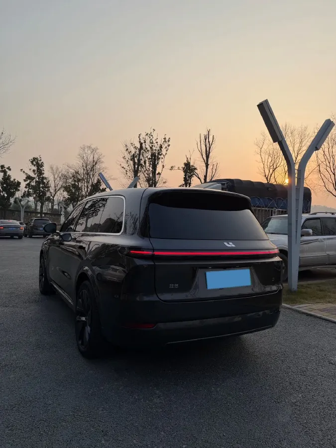 2022 Li L9 Range Extended 154HP REEV 42.6KWH,autocango,china used car exporter,china ev exporter,chinese used car exporter,chinese used ev exporter