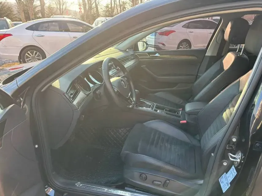 2018 Volkswagen Magotan 1.8T 180HP L4 7DCT,autocango,china used car exporter,china ev exporter,chinese used car exporter,chinese used ev exporter