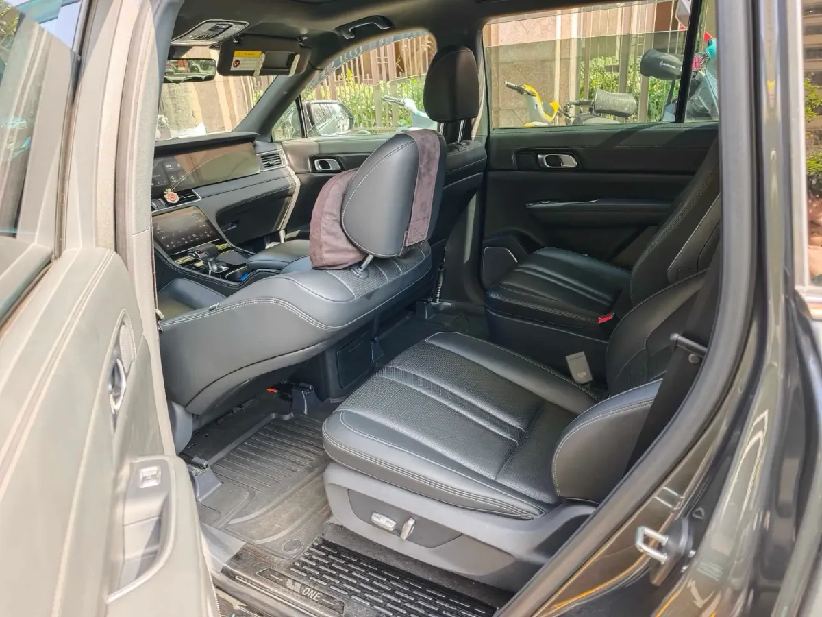 2020 Li ONE Range Extended 131HP REEV 40.5KWH,autocango,china used car exporter,china ev exporter,chinese used car exporter,chinese used ev exporter