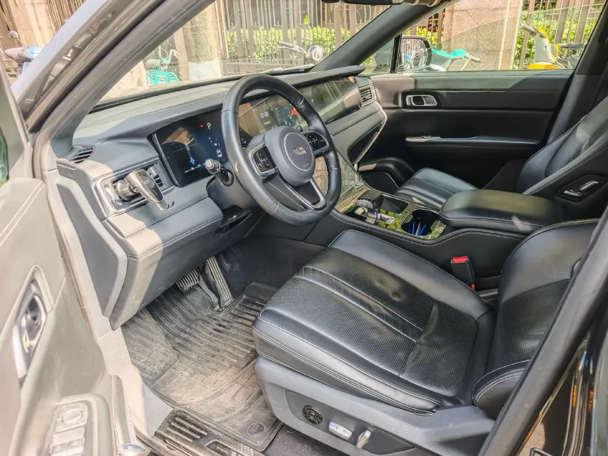 2020 Li ONE Range Extended 131HP REEV 40.5KWH,autocango,china used car exporter,china ev exporter,chinese used car exporter,chinese used ev exporter