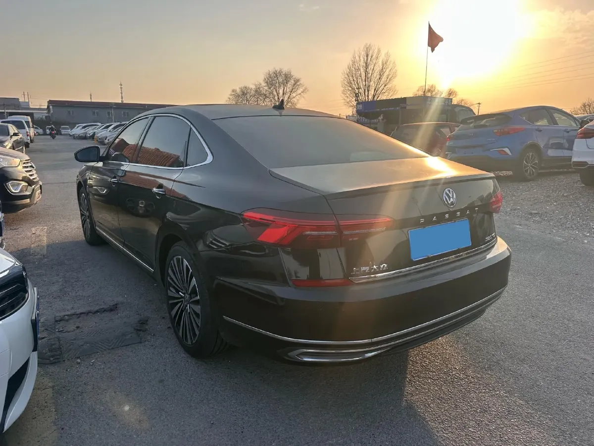 2020 Volkswagen Passat 2.0T 220HP L4 7DCT,autocango,china used car exporter,china ev exporter,chinese used car exporter,chinese used ev exporter