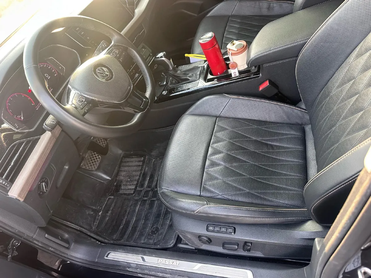 2020 Volkswagen Passat 2.0T 220HP L4 7DCT,autocango,china used car exporter,china ev exporter,chinese used car exporter,chinese used ev exporter